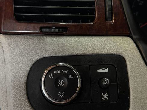 Used 2011 Chevrolet Impala LTZ image 15