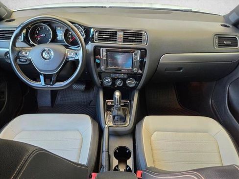 Used 2016 Volkswagen Jetta Sport FWD image 13