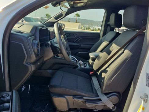Used 2025 Chevrolet Colorado W/T RWD image 19