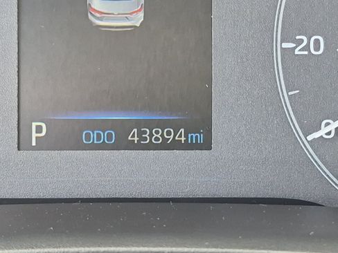 Used 2025 Toyota Corolla LE FWD image 31