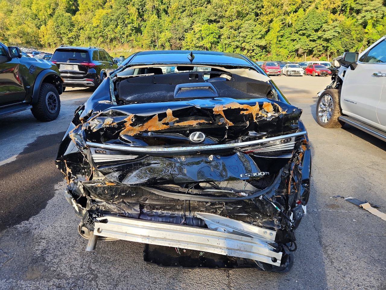 Used 2023 Lexus ES 300h w/ Premium Package FWD image 4