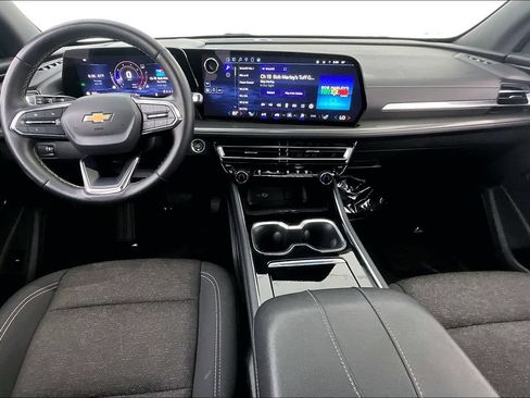 Used 2024 Chevrolet Traverse LT FWD image 18
