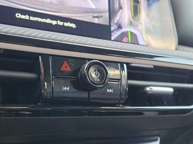 Used 2025 Nissan Kicks SR FWD image 24