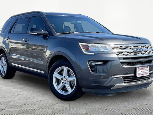Used 2018 Ford Explorer XLT w/ Equipment Group 202A FWD image 1