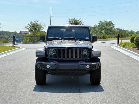 Used 2025 Jeep Wrangler Unlimited Rubicon AWD/4WD image 8