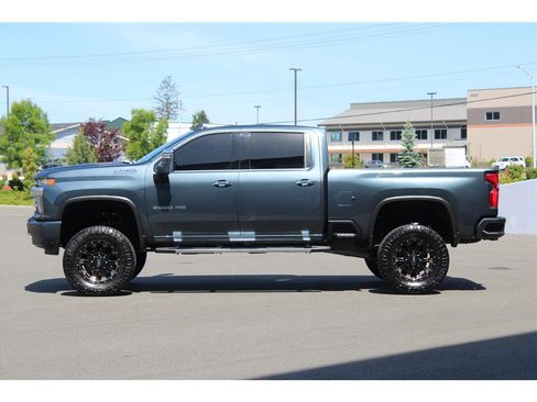 Used 2020 Chevrolet Silverado 2500 High Country w/ Technology Package AWD/4WD image 5