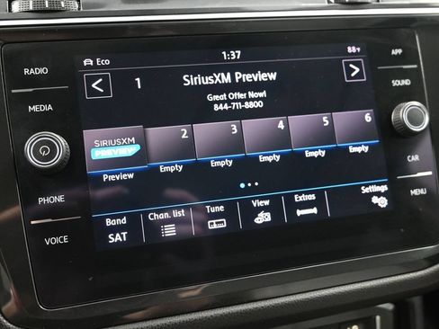 Used 2019 Volkswagen Tiguan SE w/ Panoramic Sunroof Package AWD/4WD image 18