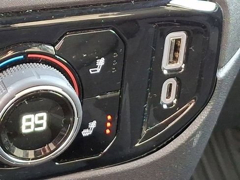 Used 2024 Chevrolet Silverado 1500 LT image 28