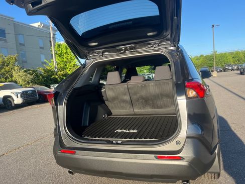 Certified 2025 Toyota RAV4 LE AWD/4WD image 19