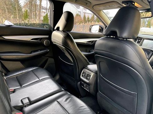 Used 2019 INFINITI QX50 Essential w/ Premium Heat Package image 29