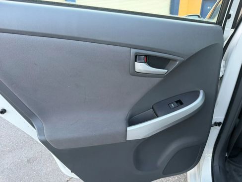 Used 2010 Toyota Prius Five image 12