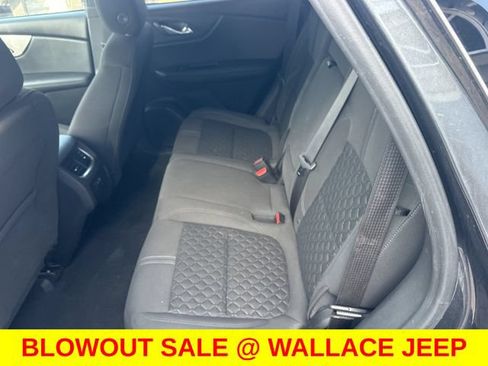 Used 2020 Chevrolet Blazer LT FWD image 22