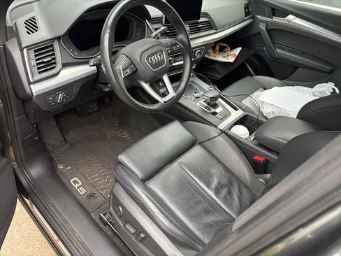 Used 2020 Audi Q5 2.0T Titanium Premium Plus w/ Premium Plus Package image 4