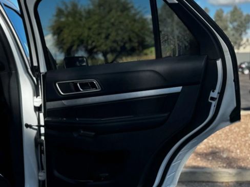 Used 2017 Ford Explorer XLT w/ Equipment Group 201A image 25