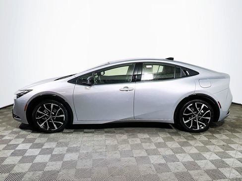 New 2026 Toyota Prius Plug-In Hybrid FWD image 5