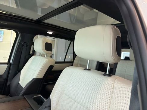 Used 2025 Toyota Sequoia Capstone AWD/4WD image 18