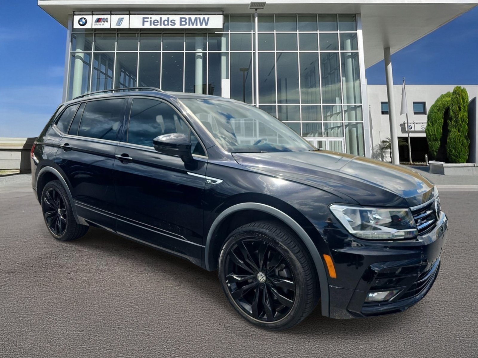 Used 2020 Volkswagen Tiguan SE R-Line AWD/4WD image 1