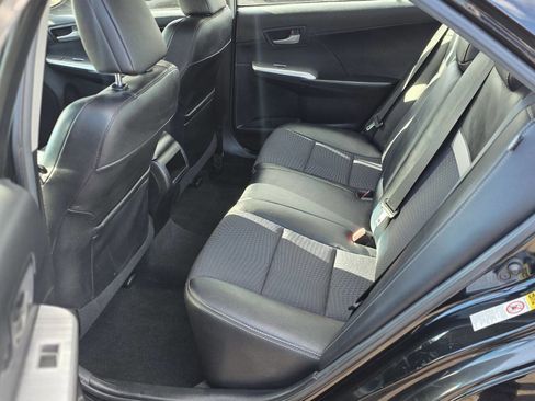 Used 2014 Toyota Camry SE image 12