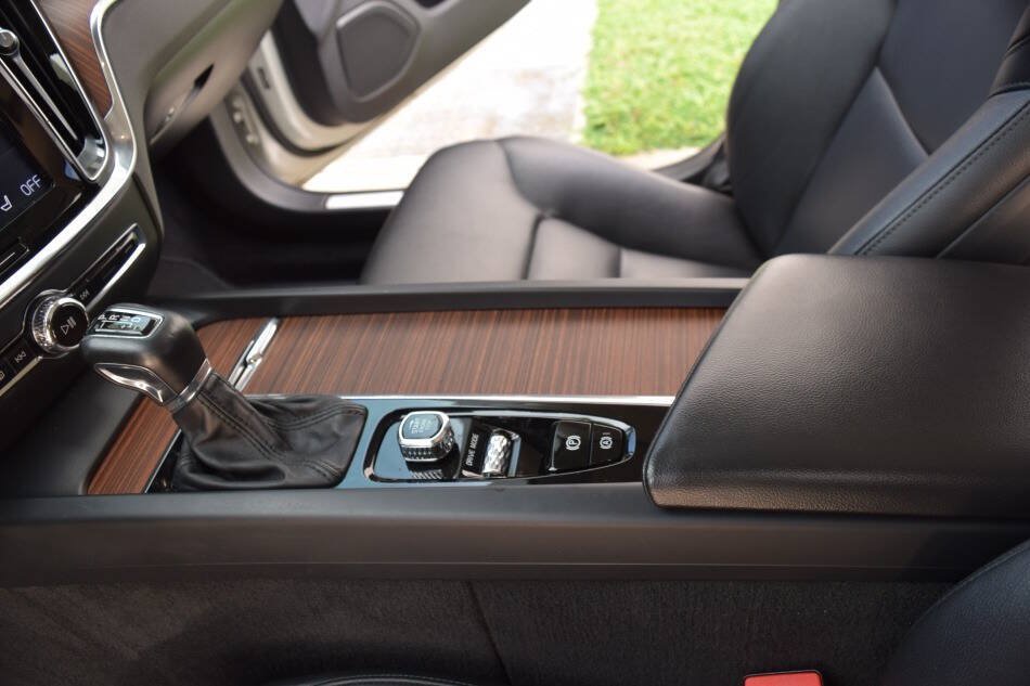 Used 2019 Volvo S60 T5 Momentum w/ Multimedia Package FWD image 57