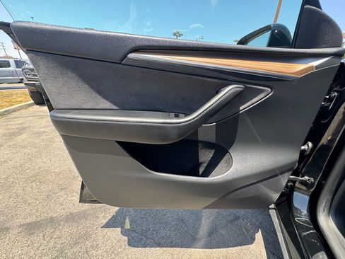 Used 2022 Tesla Model Y Performance AWD/4WD image 19