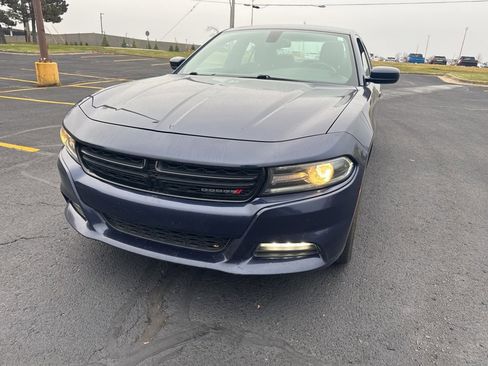 Used 2015 Dodge Charger SXT image 6
