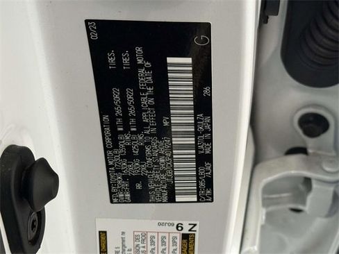 Used 2023 Lexus LX 600 4WD w/ Luxury Package image 34