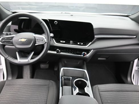 Used 2025 Chevrolet Equinox LT image 14