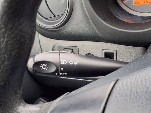 Used 2005 Toyota RAV4 4WD image 21