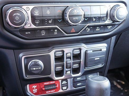 Used 2021 Jeep Gladiator Rubicon image 38