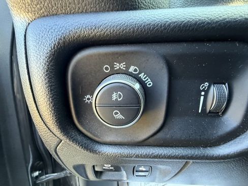 Used 2021 RAM 1500 Big Horn image 17