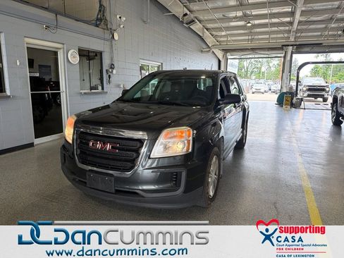 Used 2017 GMC Terrain SLE FWD image 1