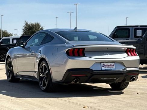Used 2024 Ford Mustang Premium image 6
