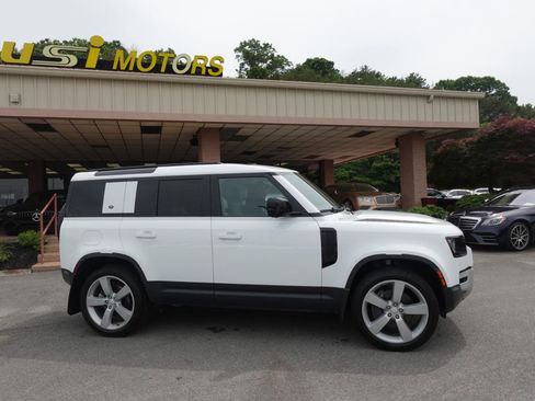 Used 2023 Land Rover Defender 110 SE AWD/4WD image 28