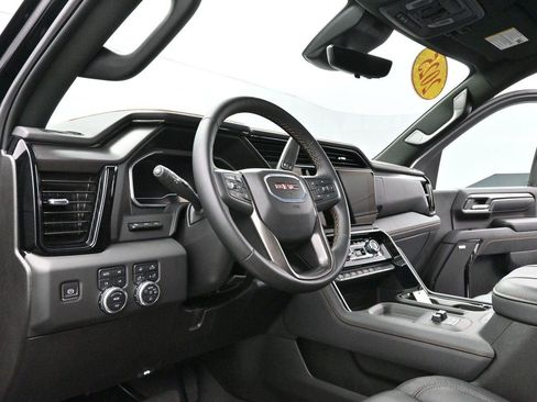 Used 2025 GMC Sierra 2500 AT4 w/ AT4 Premium Plus Package AWD/4WD image 16