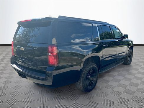 Used 2018 Chevrolet Suburban LT image 8