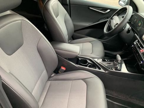 Used 2025 Kia Niro EX image 20