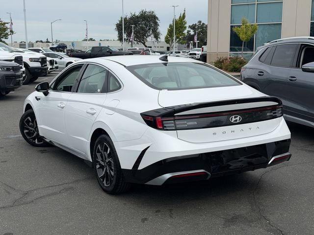 Used 2025 Hyundai Sonata SEL FWD image 9