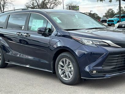 New 2026 Toyota Sienna XLE