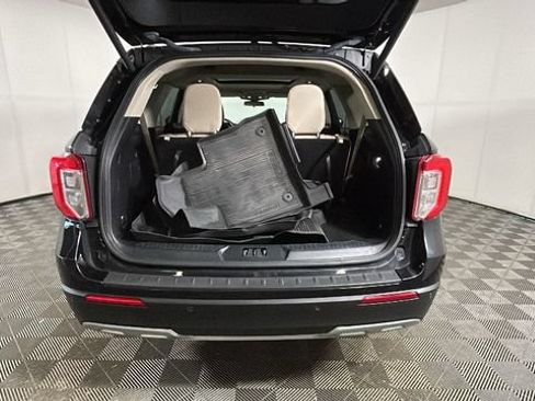 Used 2020 Ford Explorer XLT w/ Equipment Group 202A AWD/4WD image 27