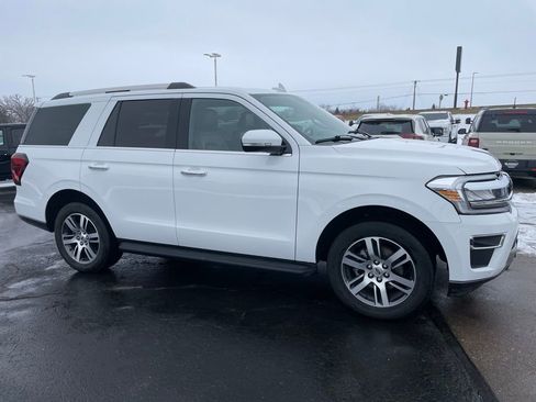 Used 2024 Ford Expedition Limited image 2