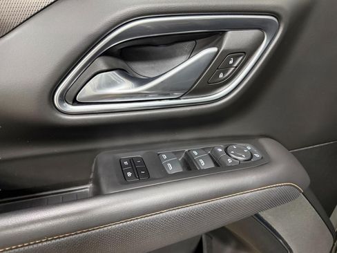 Used 2024 GMC Yukon AT4 w/ Technology Package AWD/4WD image 31