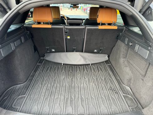 Used 2019 Land Rover Range Rover Velar R-Dynamic SE image 43