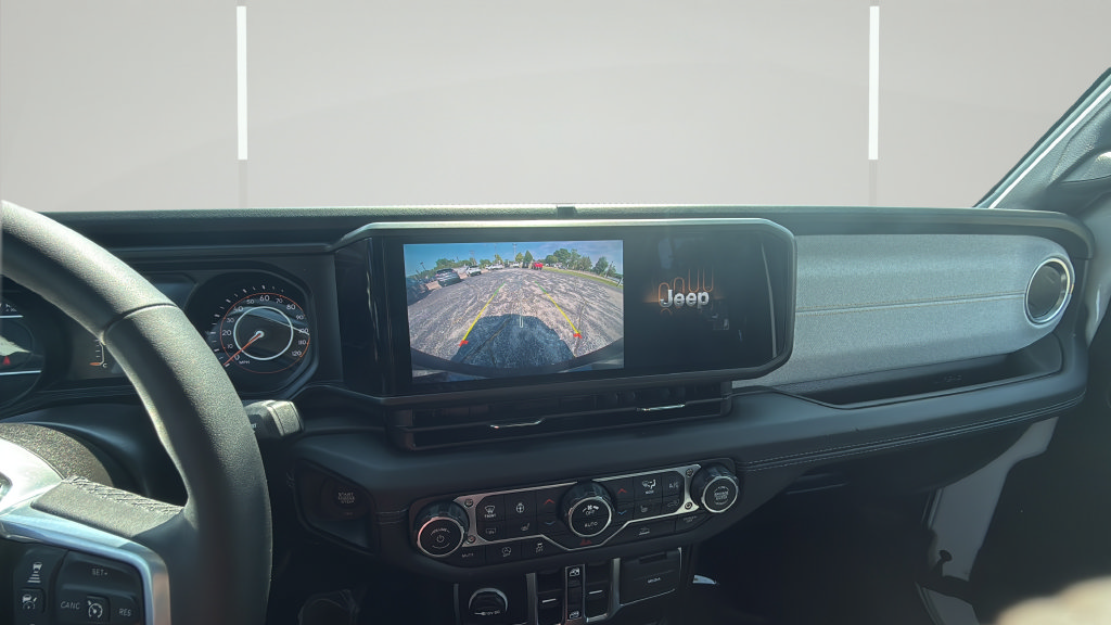 Used 2025 Jeep Wrangler Unlimited Sahara AWD/4WD image 22