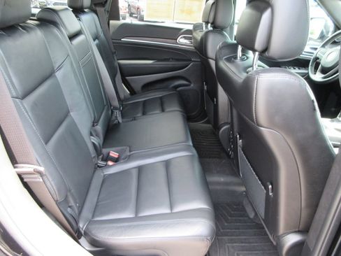Used 2021 Jeep Grand Cherokee Limited w/ Trailer Tow Group IV AWD/4WD image 18