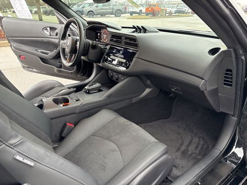 Used 2025 Nissan Z Performance w/ Floor Mat Package image 11