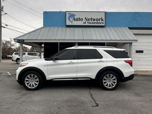 Used 2021 Ford Explorer Limited w/ Equipment Group 301A image 7