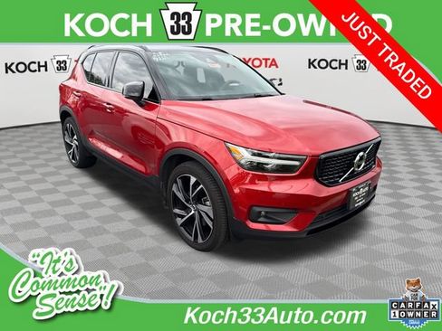 Used 2022 Volvo XC40 T5 R-Design w/ Climate Package AWD/4WD image 1