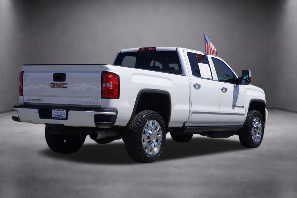 Used 2018 GMC Sierra 2500 Denali w/ Duramax Plus Package AWD/4WD image 4