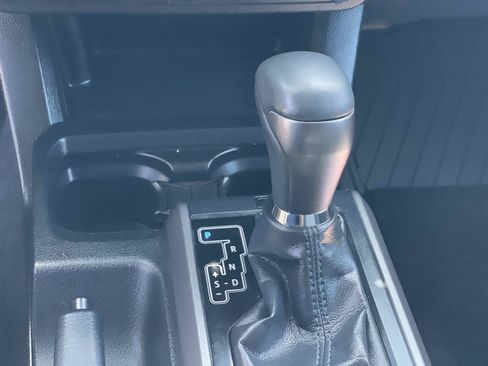 Used 2020 Toyota Tacoma TRD Sport w/ Technology Package RWD image 18