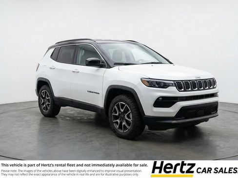 Used 2025 Jeep Compass Trailhawk image 1